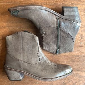 NEW Spell & The Gypsy Sugar Skull Candy Boot in Chocolate Leather Size 42